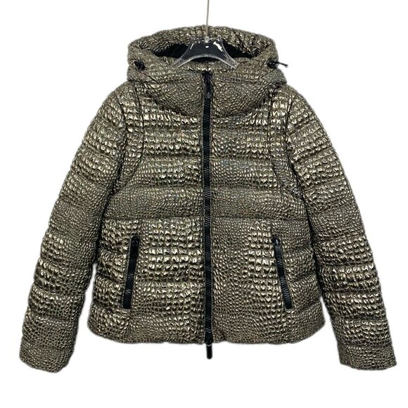 Moncler Metallic Silver Goose Down Puffer Jacket With Hood & Zipper Closure